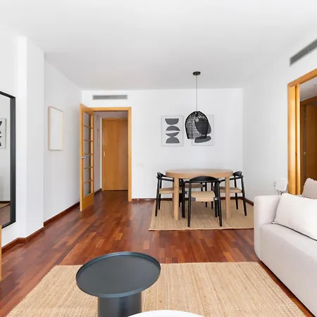 My Space Emirates - Fully Equipped Apartments Near The Beach With Shared Pool Barcelona Exterior foto