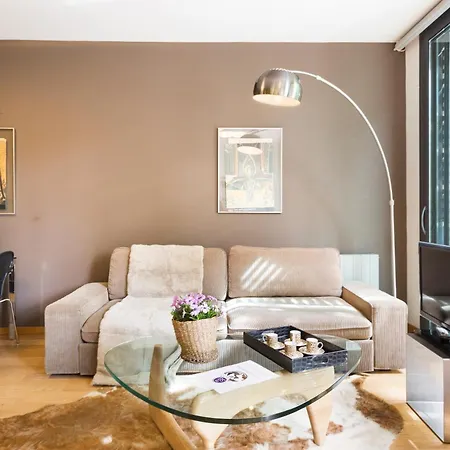 My Space Emirates - Fully Equipped Apartments Near The Beach With Shared Pool Barcelona Exterior foto