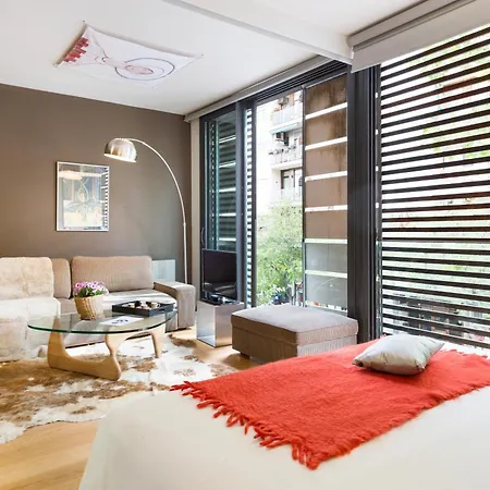 My Space Emirates - Fully Equipped Apartments Near The Beach With Shared Pool Barcelona Exterior foto